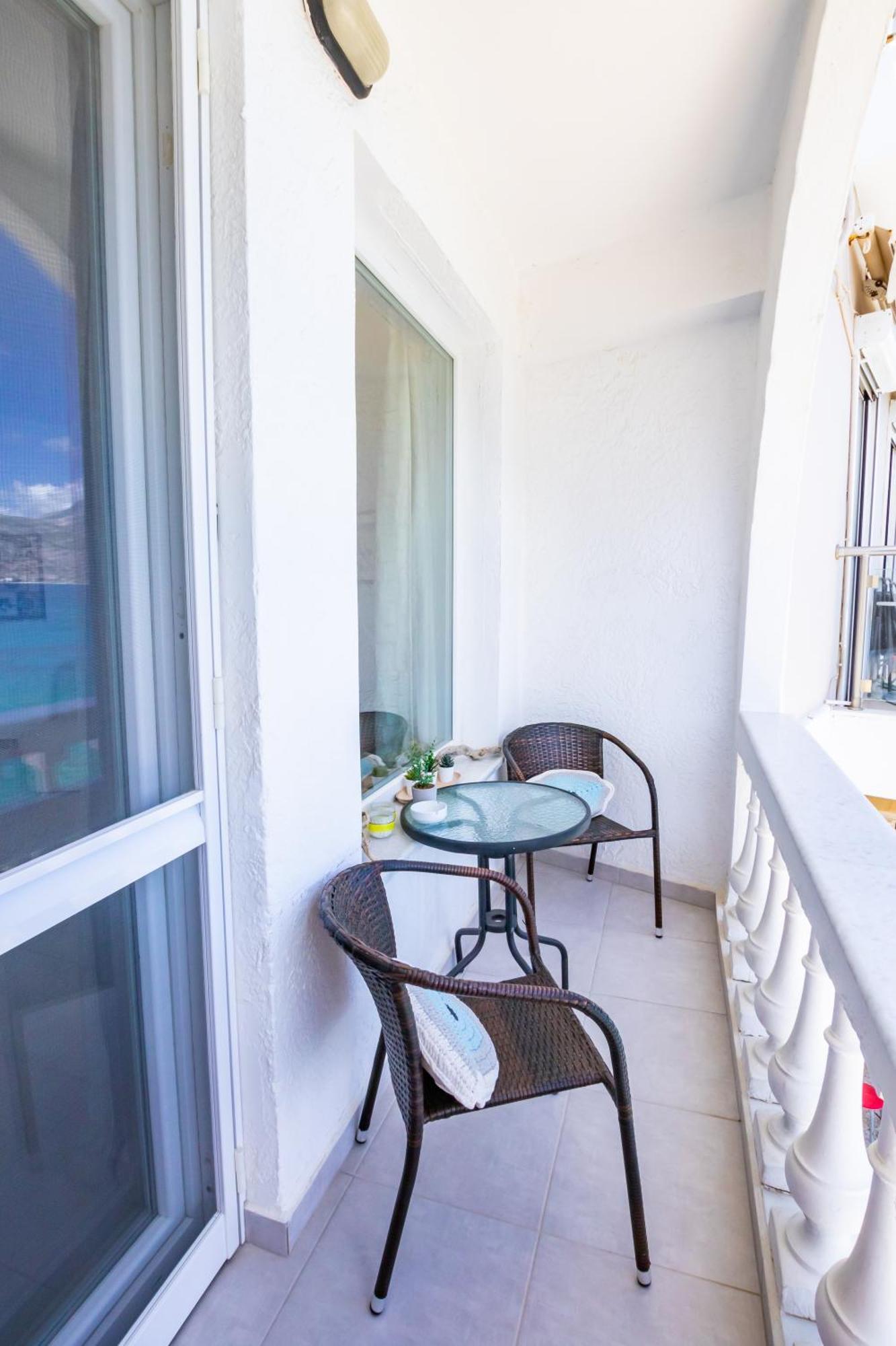 Mimis & Connie 1 Apartment Karpathos Bagian luar foto
