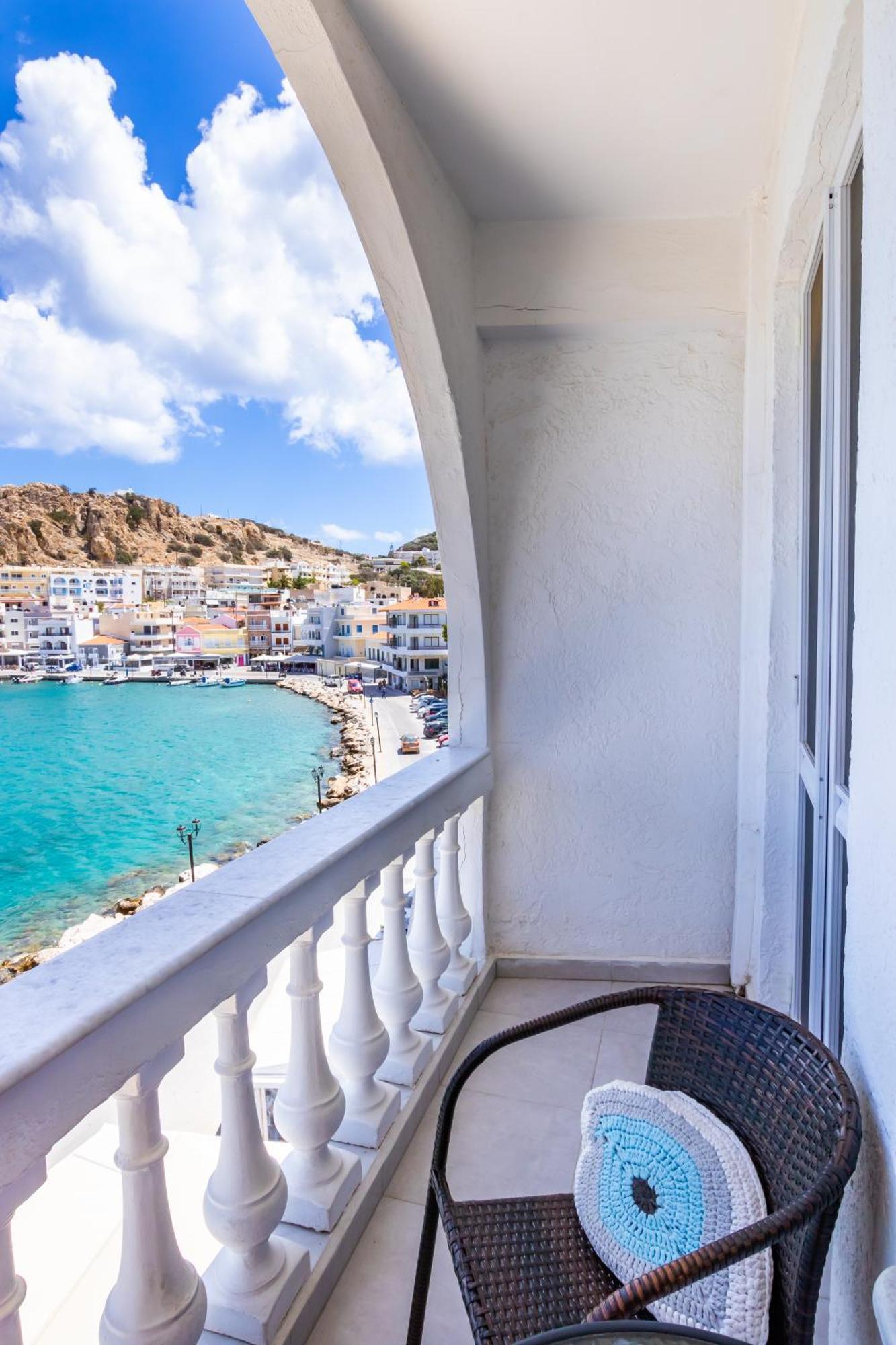Mimis & Connie 1 Apartment Karpathos Bagian luar foto